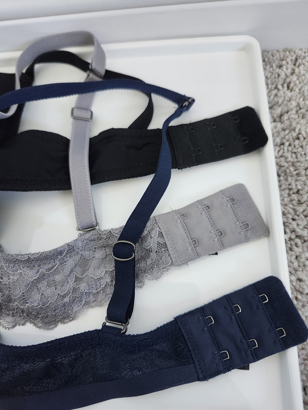Small BRAS 30B Everyday Comfort Lace Detail in Navy, Gray & Black CHANGE